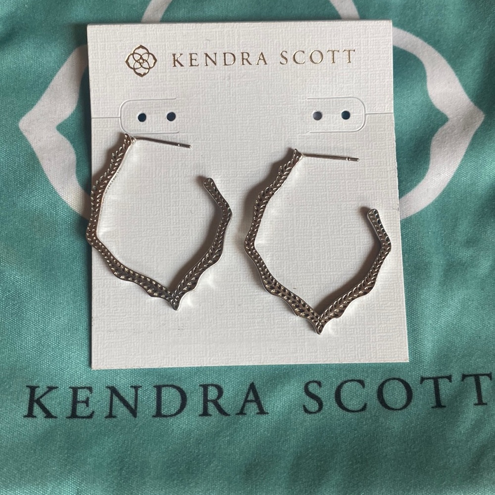 Kendra Scott Miku Hoop Earrings.